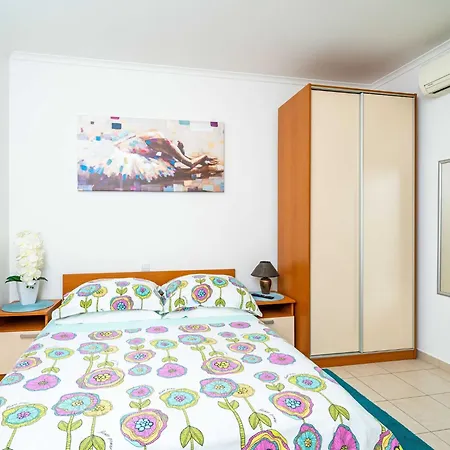 And Frane Apartment *