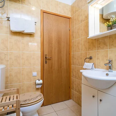 And Frane Apartment